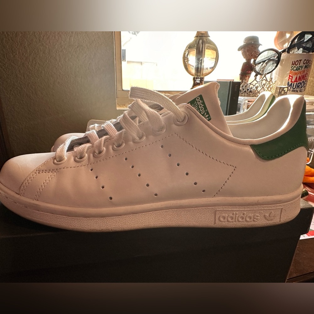 Adidas Stan Smith size 6.5.